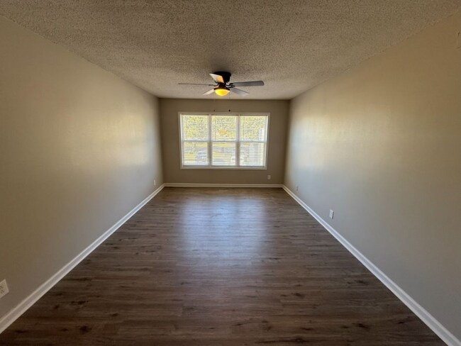 Foto del edificio - 324 Block St