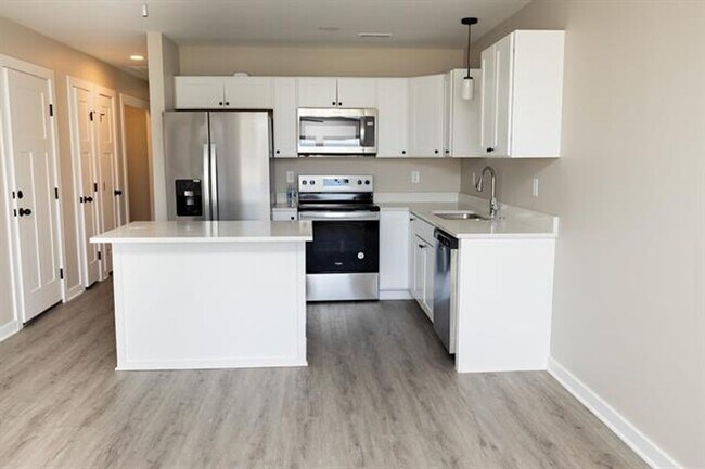 Foto del edificio - 542 W 50th Ct S