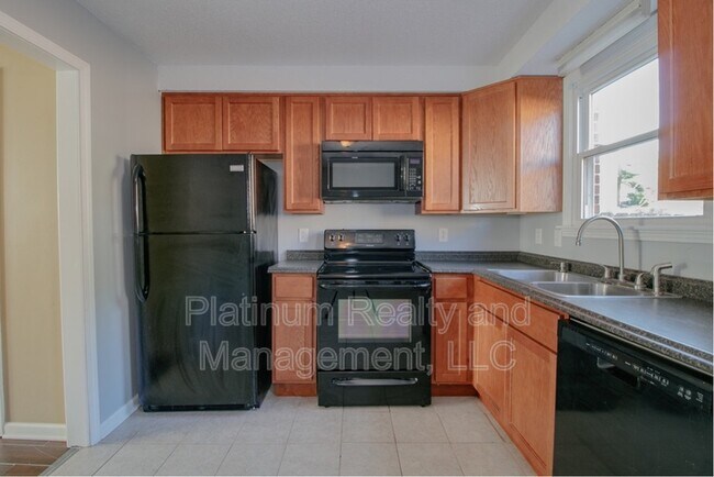 Foto del edificio - 617 Madison St