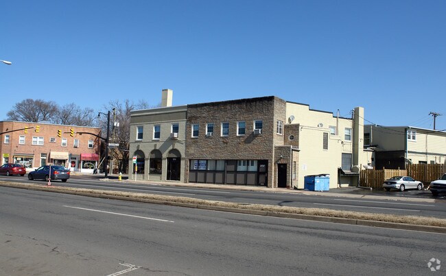 Building Photo - 2725-2731 Washington Blvd