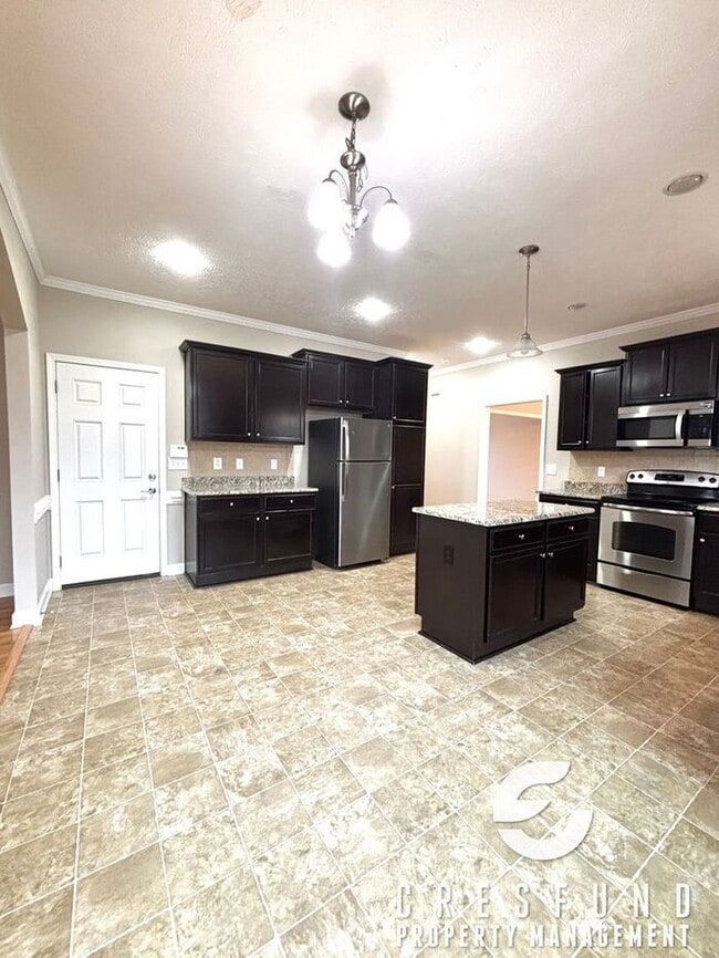 Foto del edificio - 15-20 Minutes from Fort Bragg and Cape Fear Valley! 4 Bed, 2.5 Bath AVAILABLE FOR MOVE IN NOW!