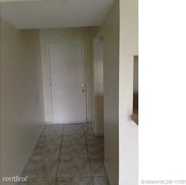 Foto del edificio - 10315 NW 9th St Cir