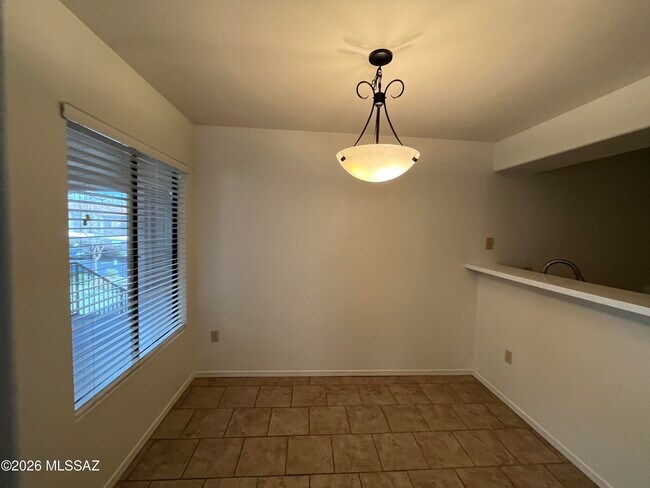 Foto del edificio - 5751 N Kolb Rd