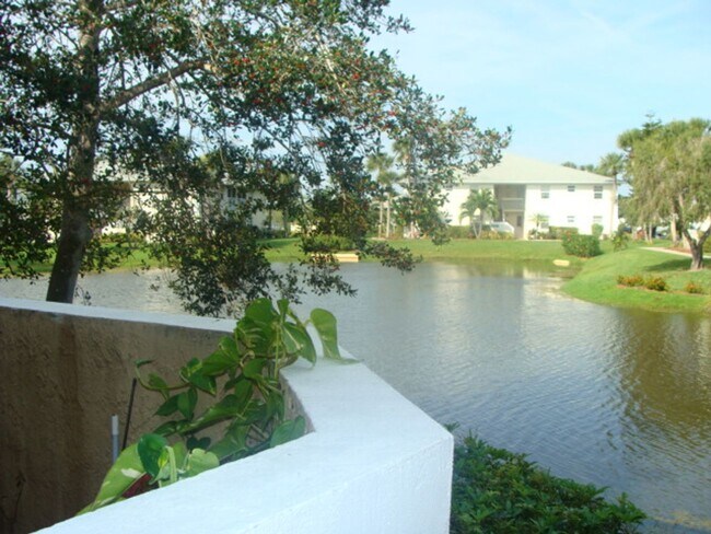 Foto del edificio - 1565 SE Royal Green Cir