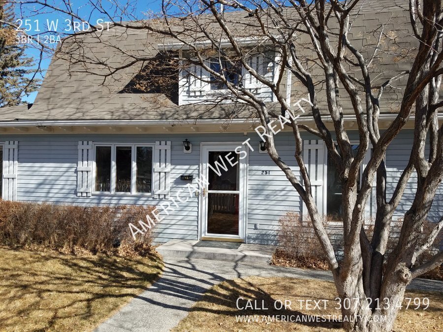 Foto principal - 251 W 3rd St