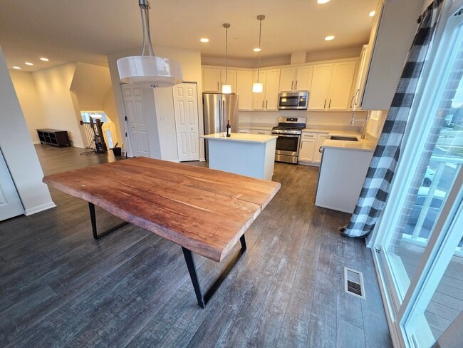 Foto del edificio - 4449 Monroe Ct