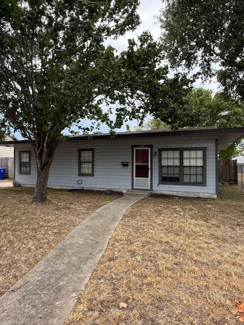 Foto principal - 737 Westchester Dr
