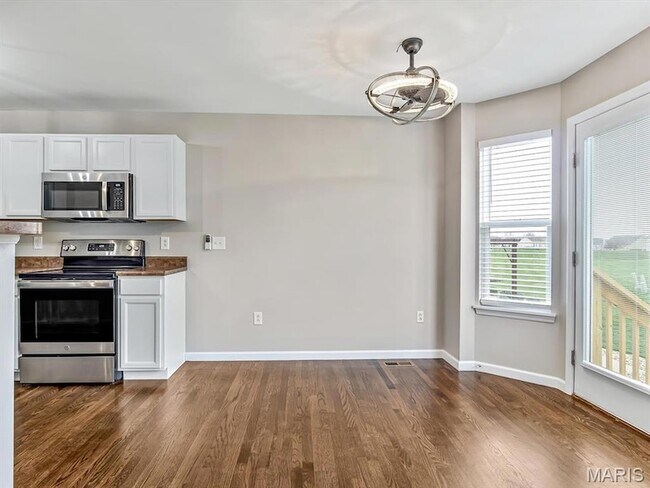 Foto del edificio - 863 Harbor Woods Dr