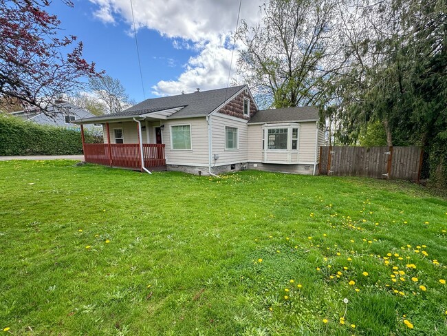 Building Photo - Elegant Home in Tigard, Spacious Shop, Lar...