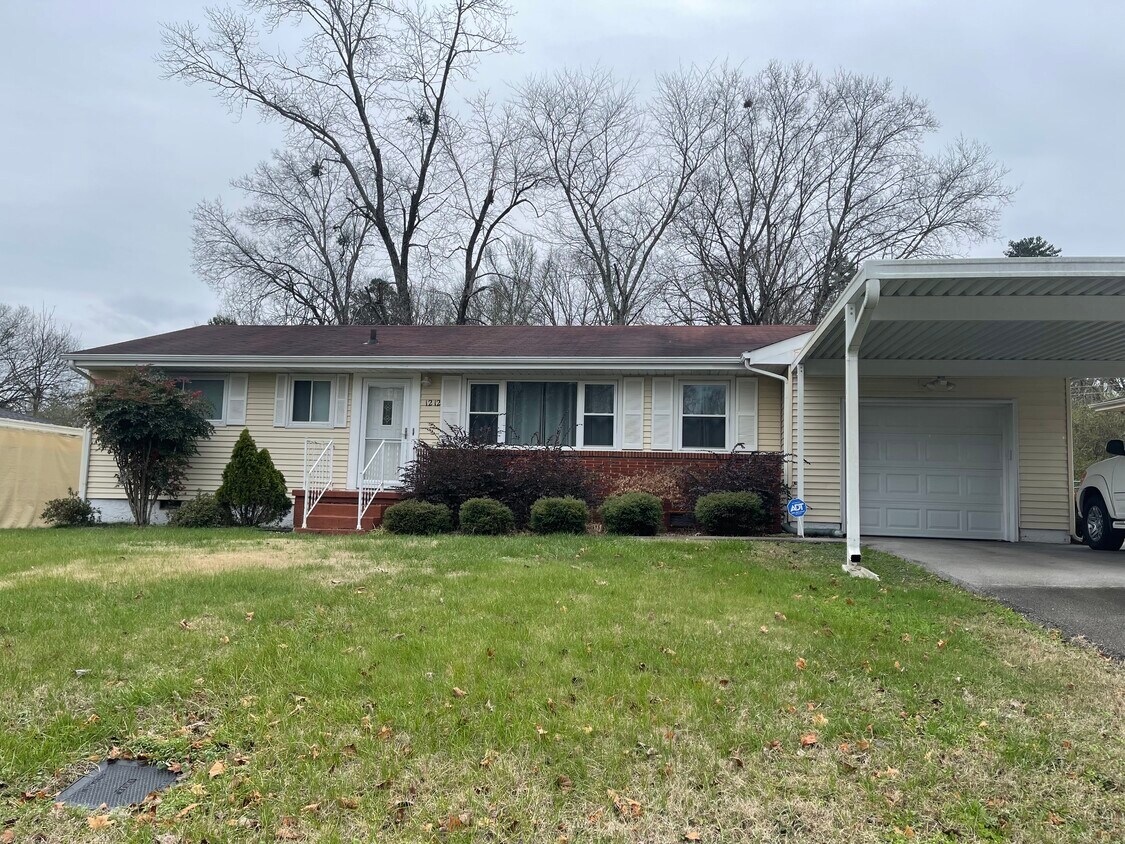 1212 Laredo Ave, Chattanooga, TN 37412 House Rental in Chattanooga