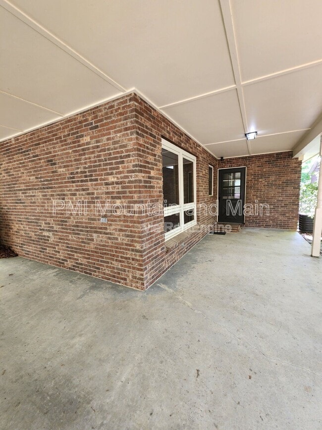 Building Photo - 232 Bryant Rdg Dr
