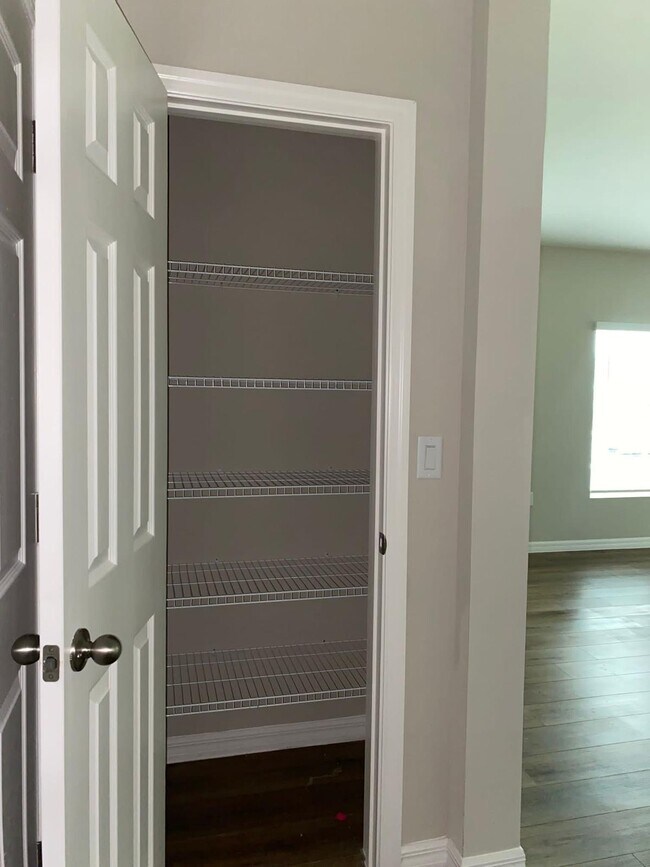 Foto del edificio - 7537 Peace Lily Ave