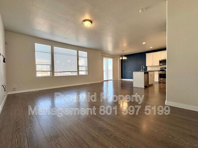 Building Photo - 5926 W 8100 S