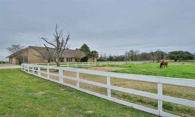 Building Photo - 14803 Grant Rd