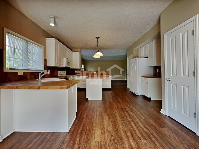 Foto del edificio - 3810 Brasseur Ln