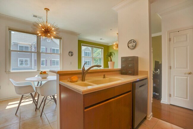 Foto del edificio - 345 Oswego Ct