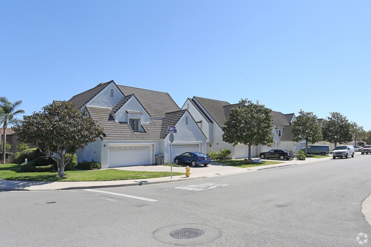 Foto principal - Stonebridge Townhomes
