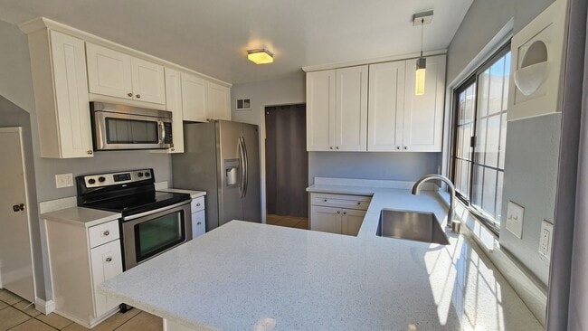Building Photo - 422 Florin Rd