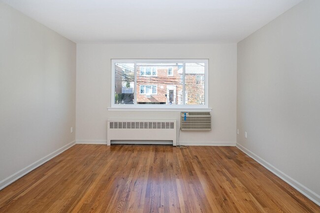 Building Photo - 268 E 238th St