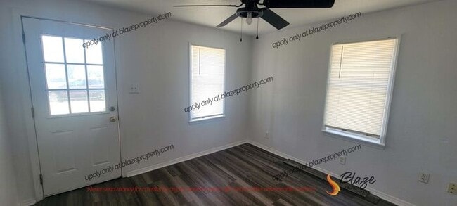 Building Photo - Cozy Corner, Big Potential!
