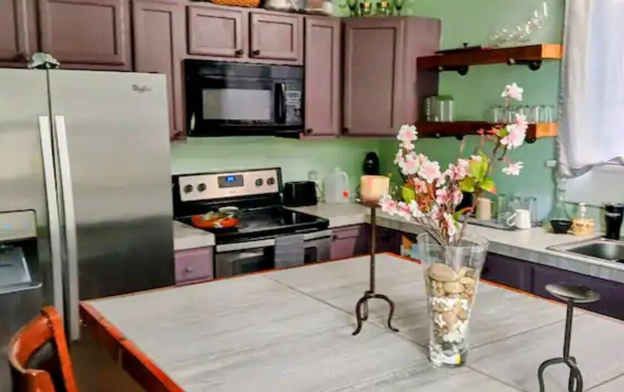 Foto principal - Charming 3BR House in Macon - Walk to Merc...