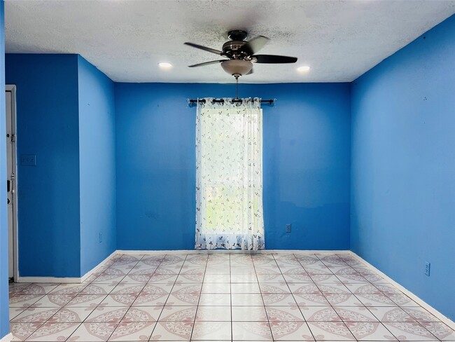 Building Photo - 17131 Hewing Dr