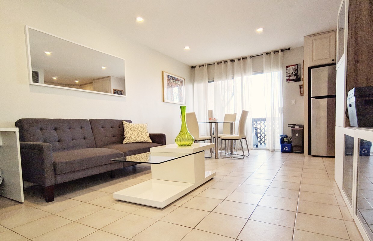 23515 Lyons Ave Unit S5, Santa Clarita, CA 91355 Condo for Rent in