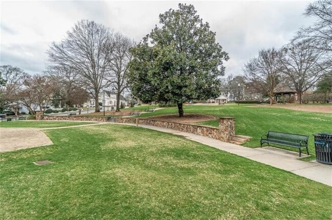 Building Photo - 6085 Cushing Cir