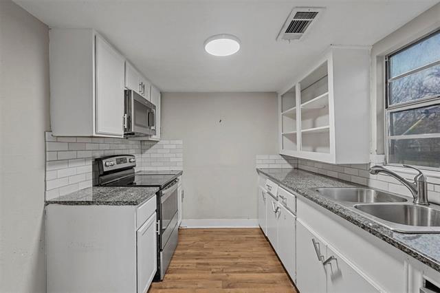 Foto del edificio - 906 E Houston St