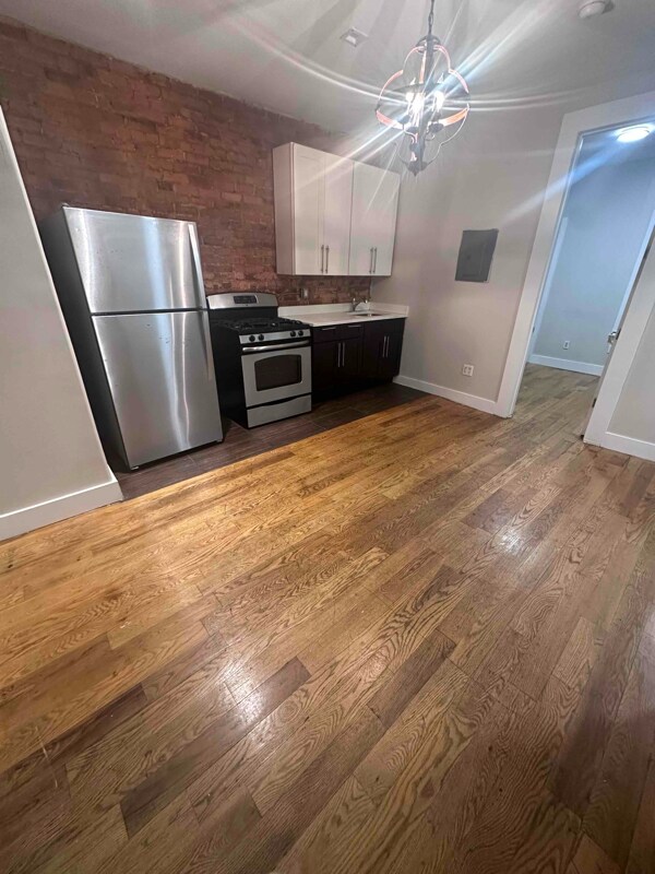 Foto principal - 2344 Pacific St