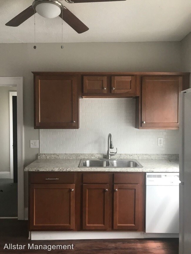 2169 Clarence Ave Lakewood Oh 44107 House For Rent In Building Photo 2169 Clarence Ave