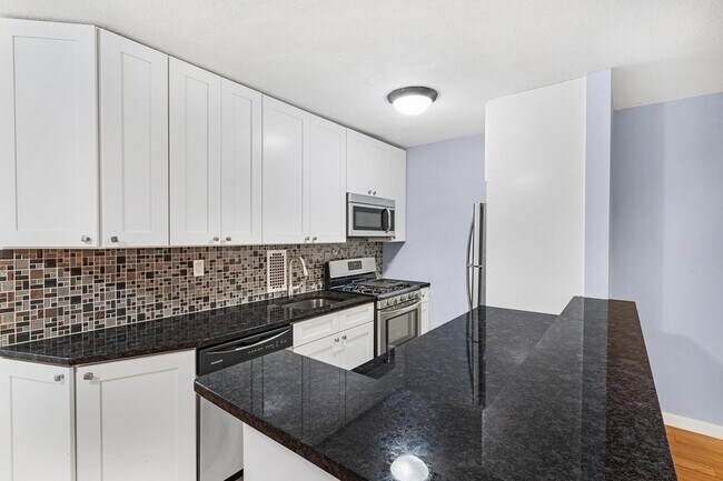 Photo - 201  St Pauls Avenue  Unit 11L Apartment