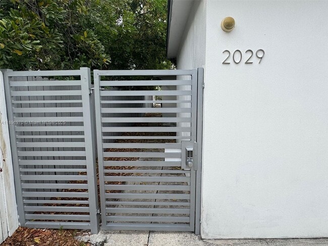 $1,875MONTHLY;2029 PIERCE ST #3 HOLLYWOOD, FL - $1,875MONTHLY;2029 PIERCE ST #3 HOLLYWOOD, FL House