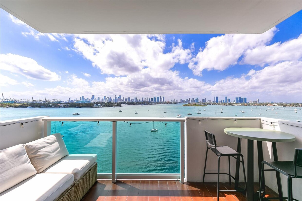 Foto principal - 1200 West Ave
