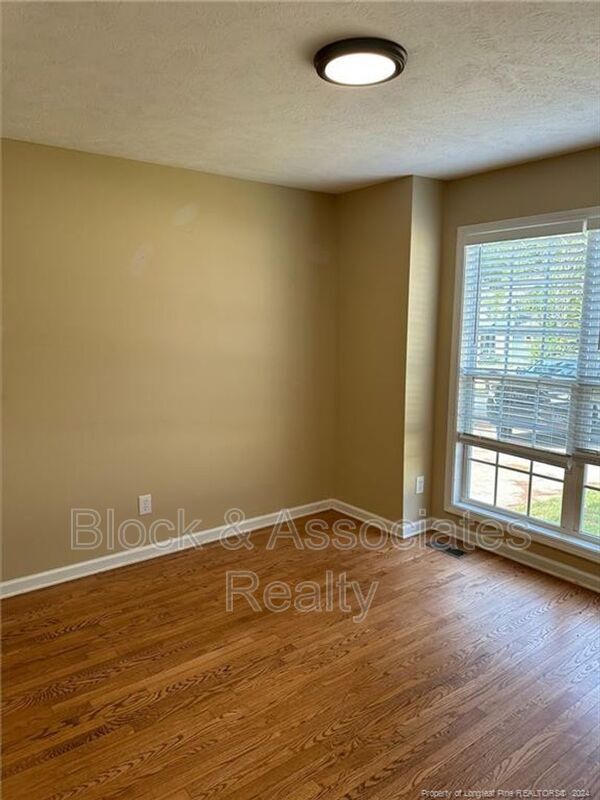 Building Photo - 1640 Woodfield Rd