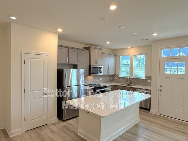 Building Photo - 1520 Cedar Tree Dr