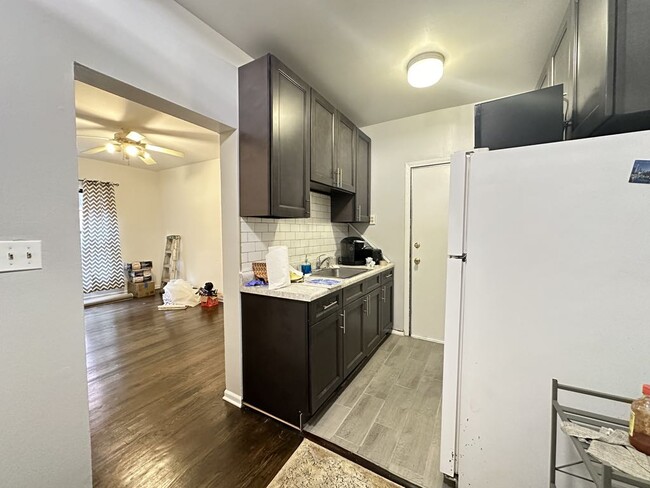 Foto del edificio - 929 W Sunnyside Ave