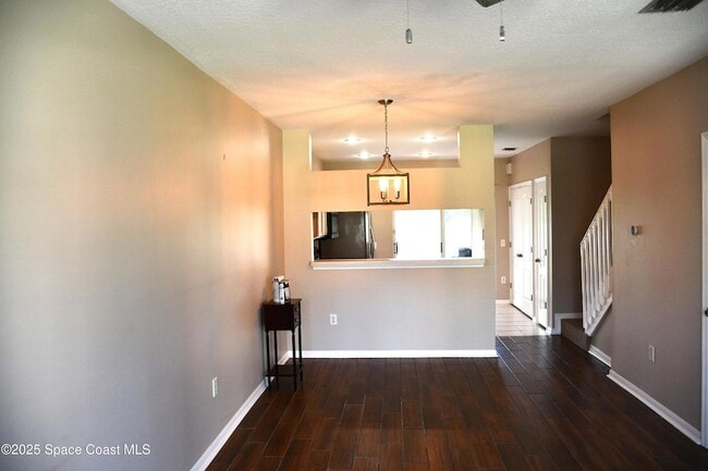 Building Photo - 530 Steeplechase Ln