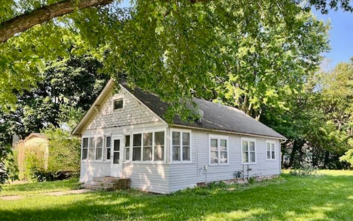 Primary Photo - 122 Walnut St