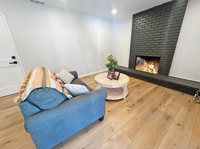 Foto del edificio - REMODELED 3 Bed 2 Bath Gorgeous home in Pi...