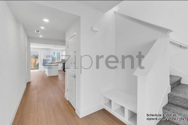 Foto del edificio - 7268 Wishwood Pl