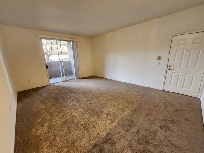 Foto del edificio - Fantastic, well maintained 2 bedroom condo.