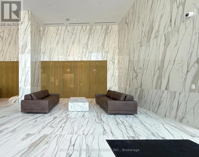 Photo du bâtiment - 448 Burnhamthorpe Rd W