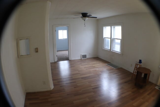 MAin room - 2118 Delence St