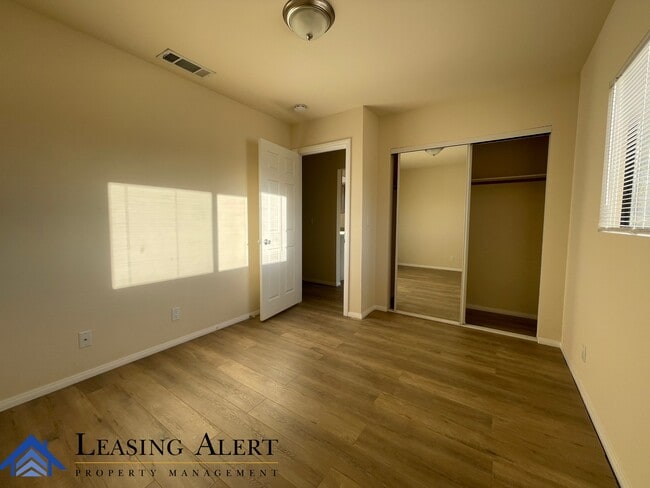 Building Photo - 42649 Cabin Dr
