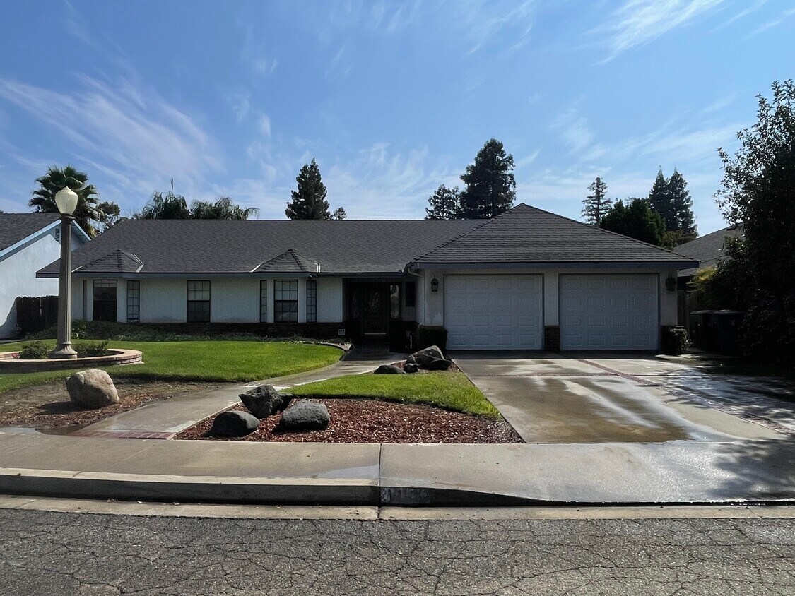 Foto principal - 1112 N Bollinger St