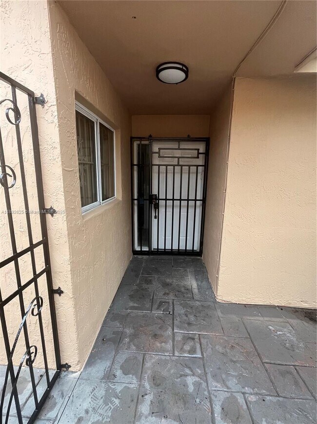 Foto del edificio - 2528 W 65th St
