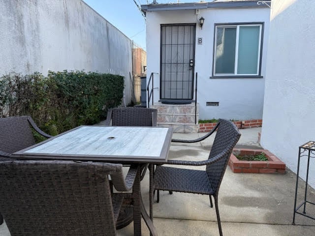 Building Photo - 1132 E Harvard St