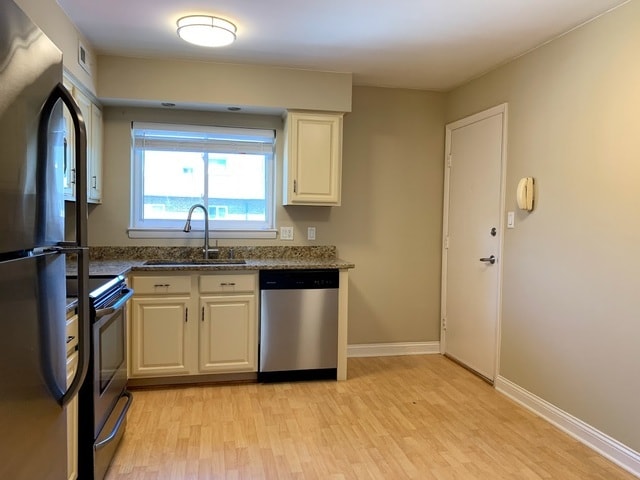 Building Photo - 9463 Bay Colony Dr