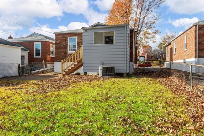 Foto del edificio - This Shrewsbury brick bungalow sits on a n...